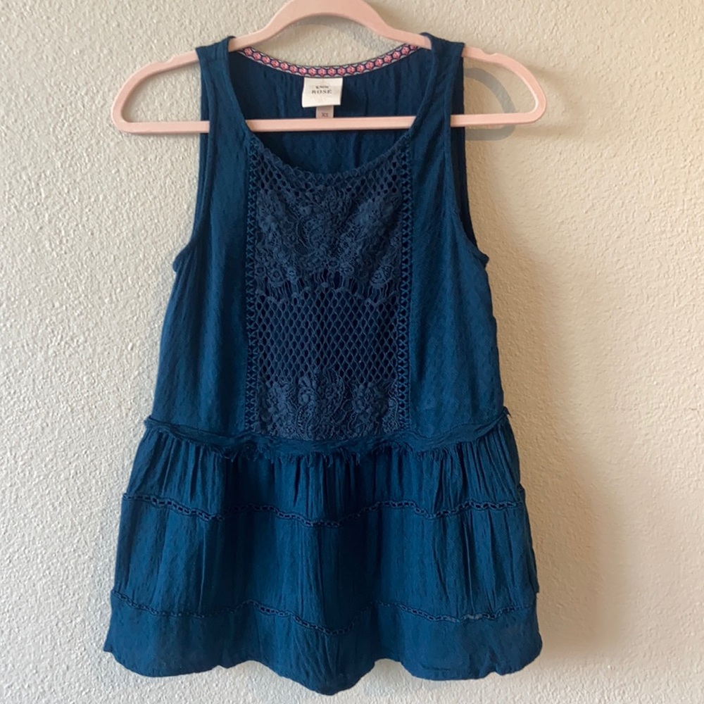 Knox Rose Peplum Sleeveless Lace Blouse